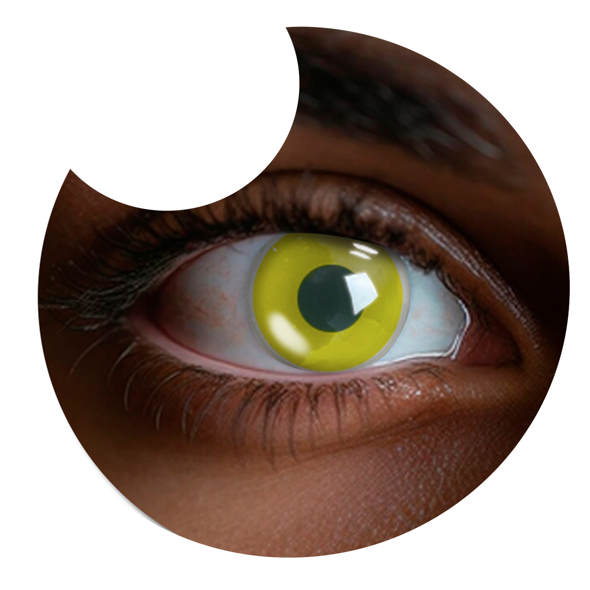 Primer plano del ojo con los pupilentes Amarillo Zombie de Optioutlet puestos