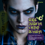 Modelo caracterizado con los pupilentes de fantasía Azul Vampiro