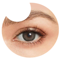 Primer plano del ojo con pupilentes Gris Megan de Optioutlet