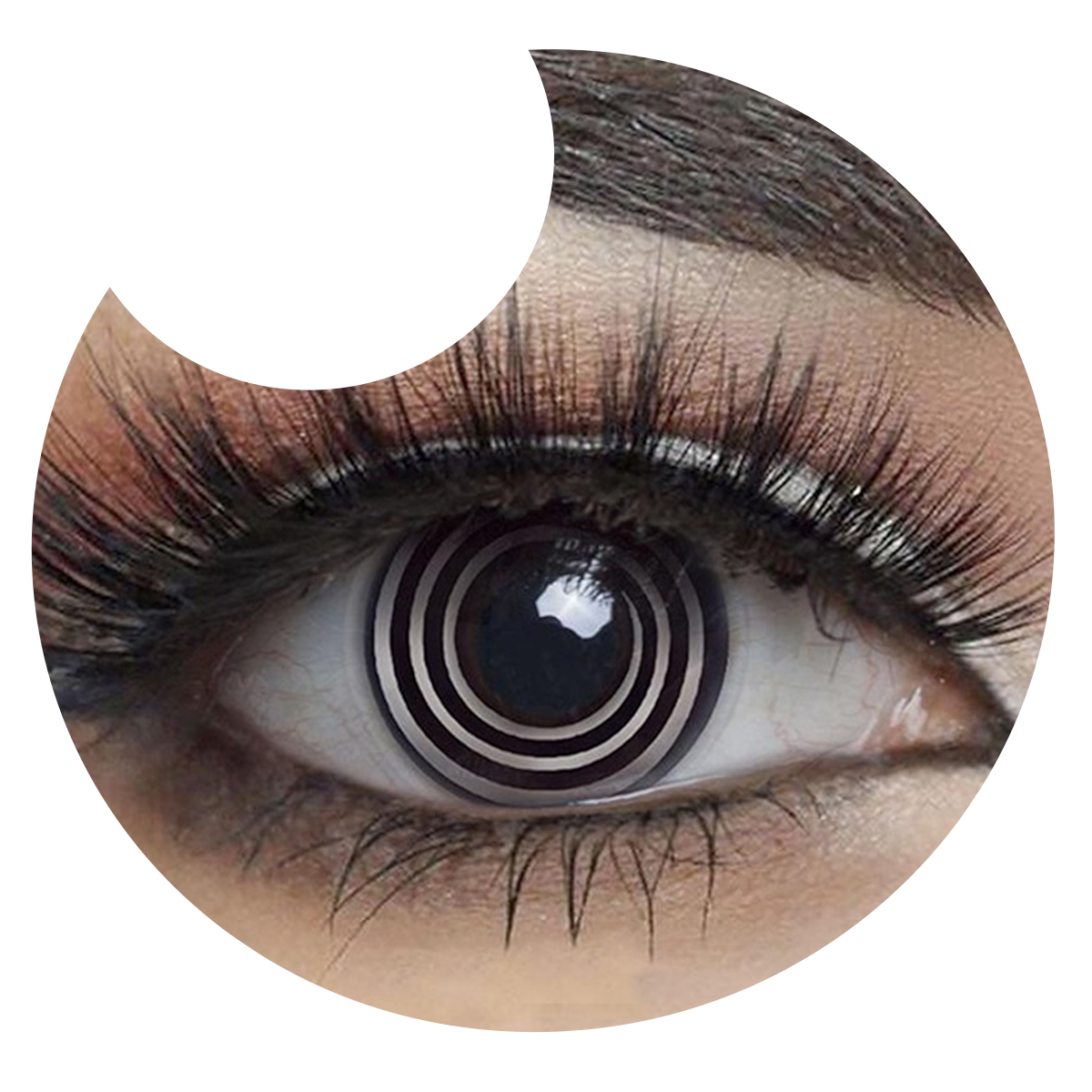 Primer plano del ojo con los pupilentes Negro Espiral de Optioutlet puestos