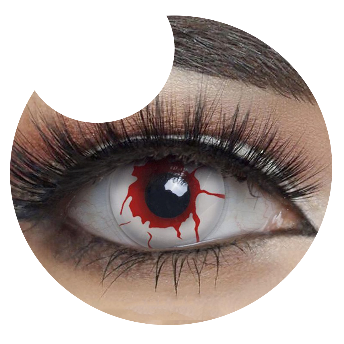 Primer plano del ojo con los pupilentes Sangrado Splash de Optioutlet puestos